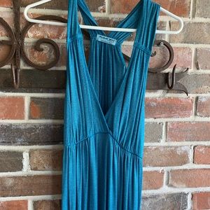 Awesome summer dress in great vibrant color.